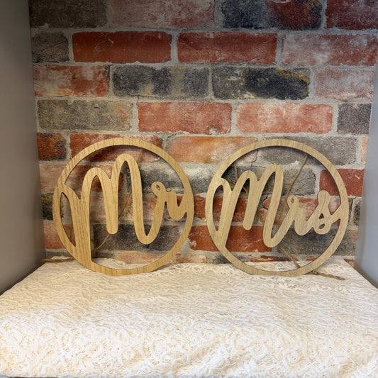 Mr & Mrs hanging signs